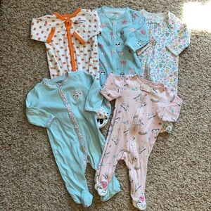 6 month girls lot of 5 one-piece footed pajamas from Carter’s.